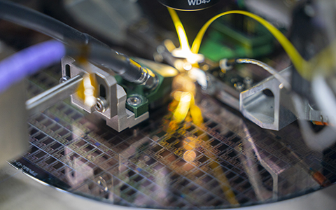 落子新赛道：凌玮科技收购江苏辉迈，切入高端电子材料领域